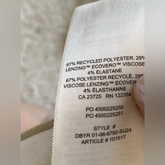 Aritzia Babaton Pleated Pant - Picture 9 of 10